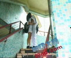 香港楼道门事件视频,惊心动魄的生死瞬间