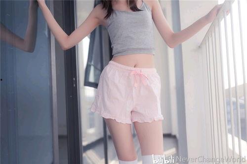 肉色 白色丝袜美腿美女,肉色与白色的诱惑